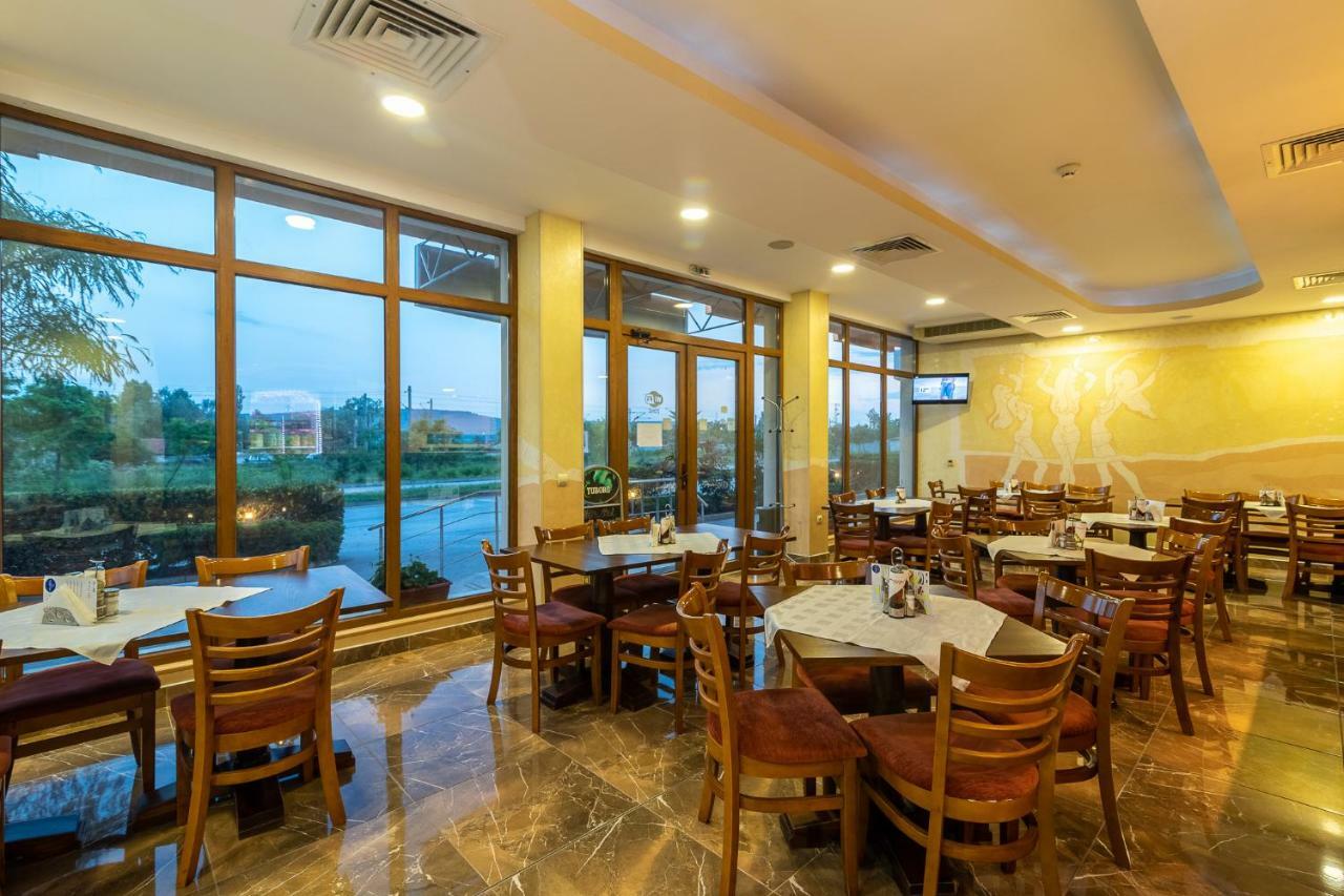 Adamo Hotel Varna Exterior photo
